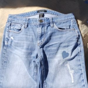 White House Black Market Girlfriend Jeans, blue, Size 6One of a kind with patch